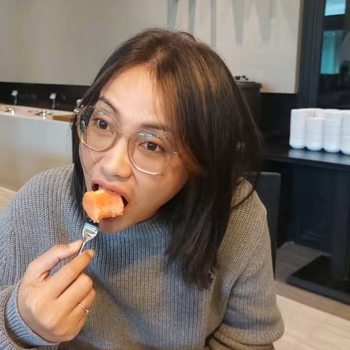 พี่แว่นนนนน