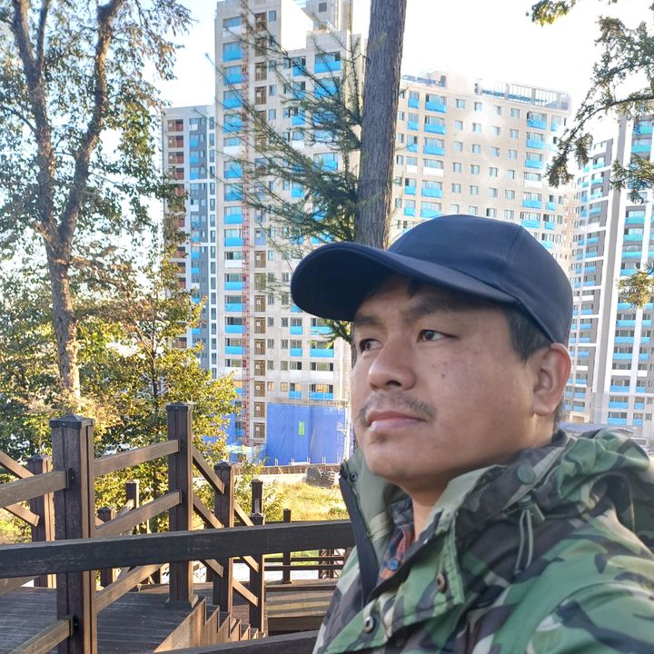 रोशन-आले 🇳🇵🇰🇷🙏🙏