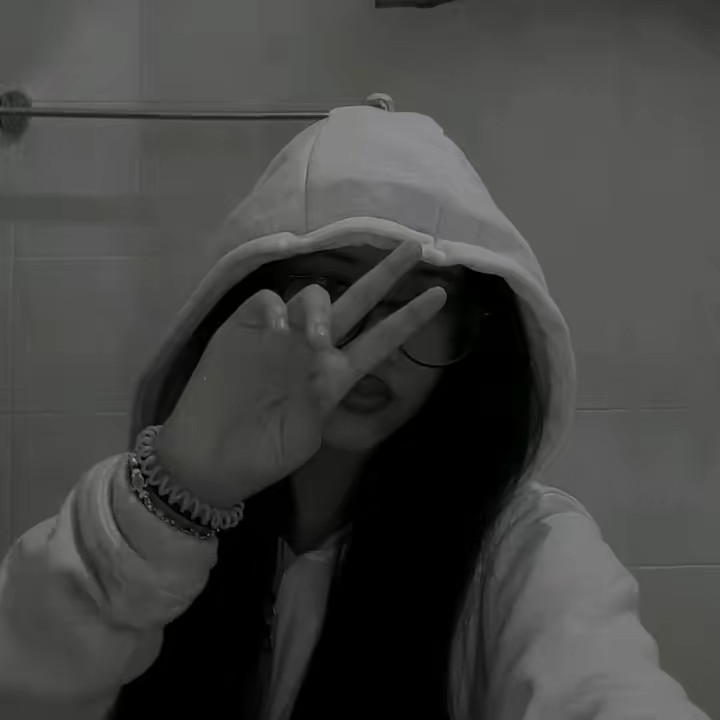 𝓼𝓾𝓻𝓪𝔂𝓪🎀