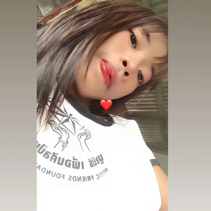 พลอยอยากเป็นดาว.