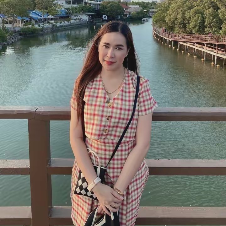 หญิงรสพาช้อป