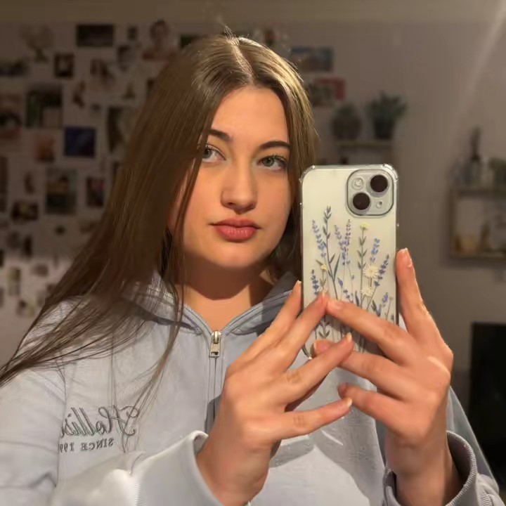 𝐧 𝐢 𝐜 𝐨 𝐥 𝐞