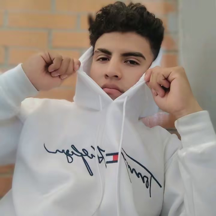 ¿ɪ'ᴀᴍ ʟᴇᴏ?