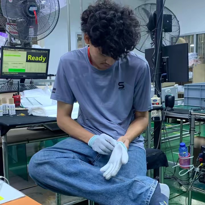 นายสุทธวีร์ บอม