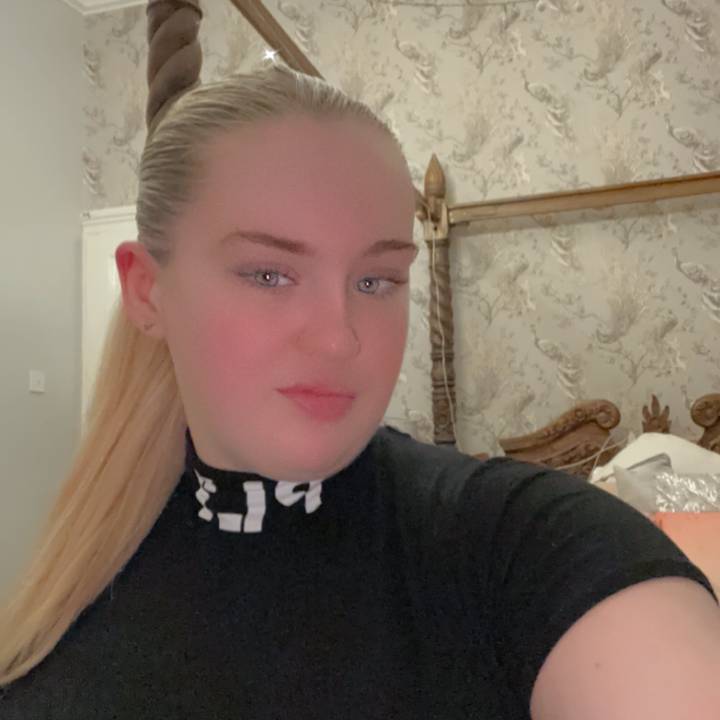 𝐄 𝐌 𝐈 𝐋 𝐘ꨄ︎