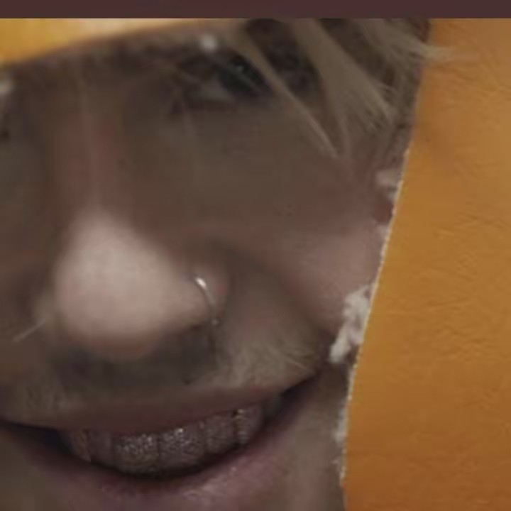 🏎                          🚓