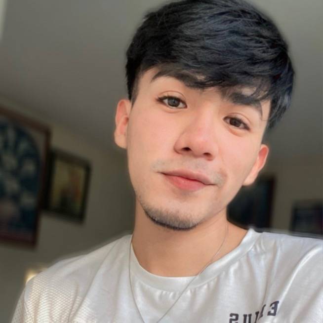 𝐿𝑒𝑜𝑛𝑎𝑟𝑑𝑜 𝑅𝑒𝑦𝑒𝑠