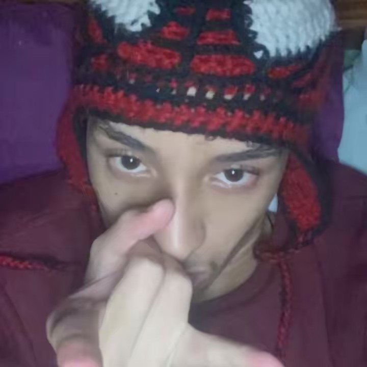 ℒ𝒶𝓋𝒾𝓏🕸