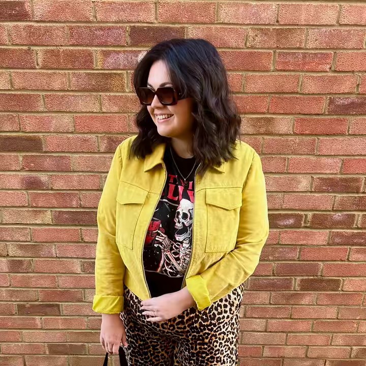 Em | Colourful Curvy Outfits🌈