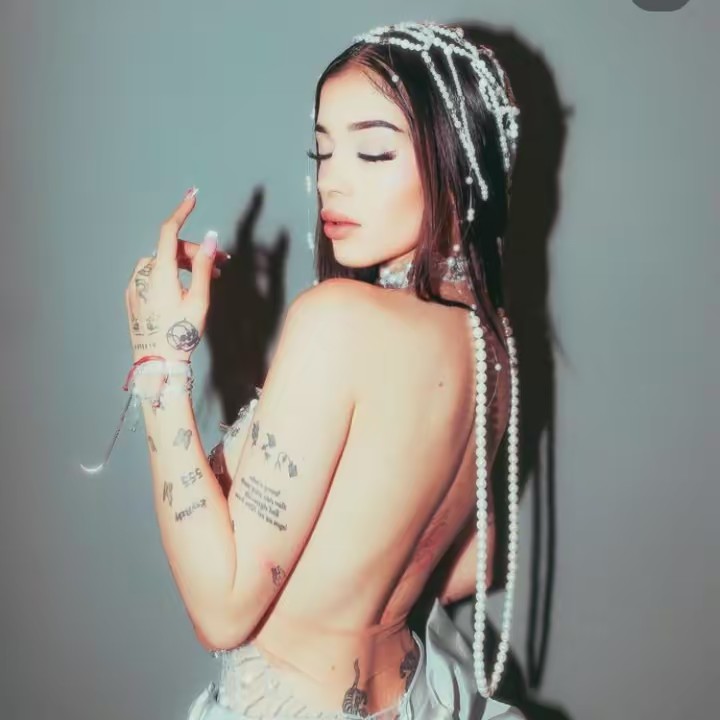 — ᑢ ᗩ ᘻ ᓰ ᒪ ᗩ