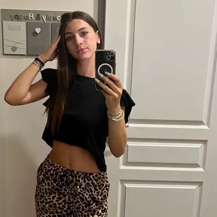 ✩ 𝐋𝐚𝐧𝐚 ✩