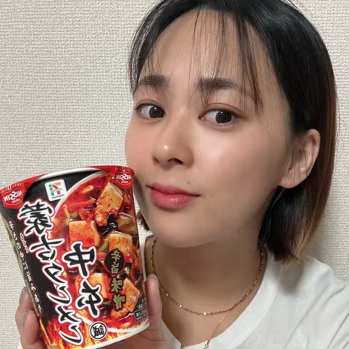 ふかまる🐢ぼっち飯女