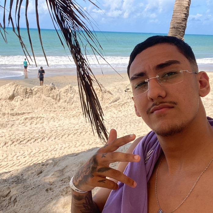 Dz ✋🏽😜🤚🏽