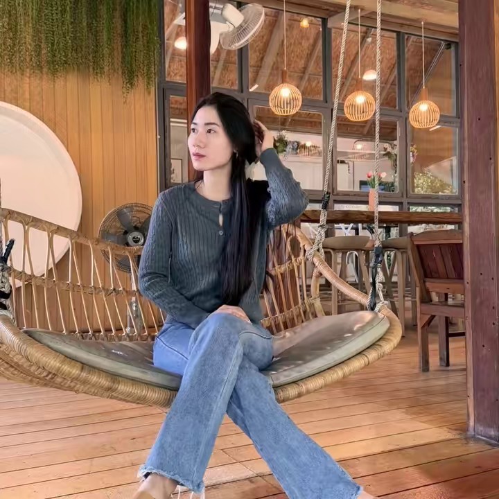 น้ำเปรี้ยว ชอบขายเสื้อผ้า