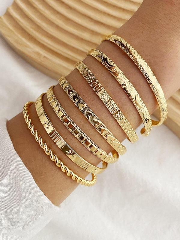 Geometric & Heart Design Cuff Gypsy Bangles As Gift for Girlfriend, Texture Metal Twist Design Bracelet on Wrist, Elegant Matching Jewelry, Classic Fashion Accessories for Daily Wear, Stack Bracelet for Wife, Stylish Design, Stackable Cuff Bracelet