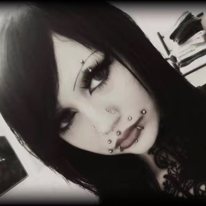 hailey ☣︎🕸️