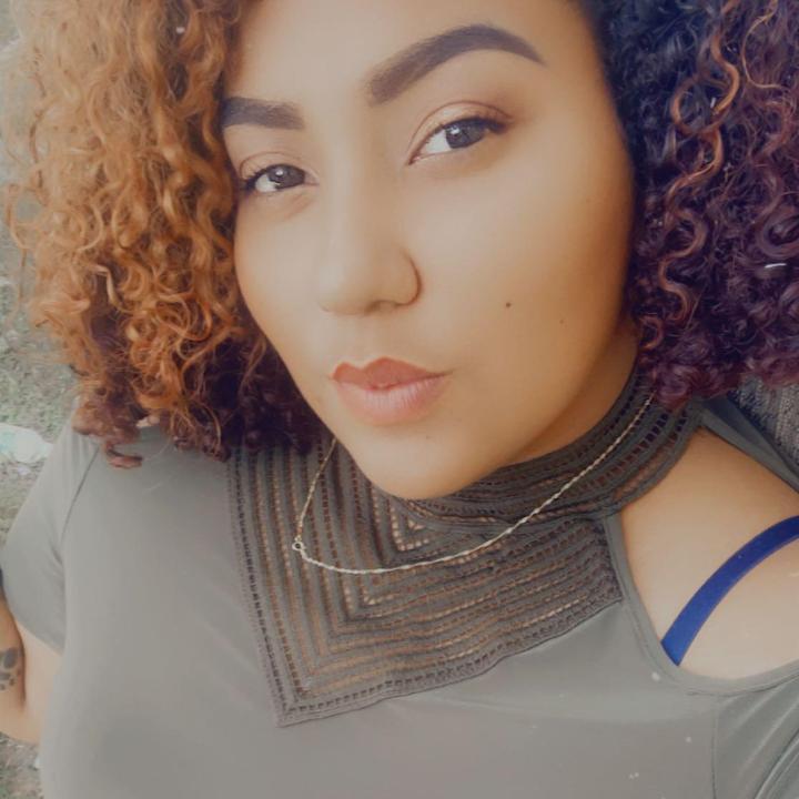 Nallii Mena 🇸🇻😋🍻