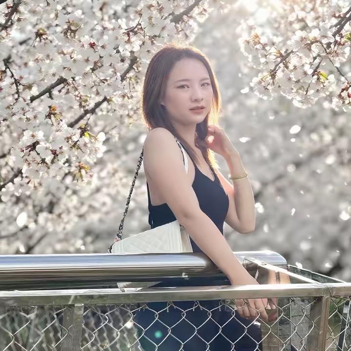 กระหรี่🌷