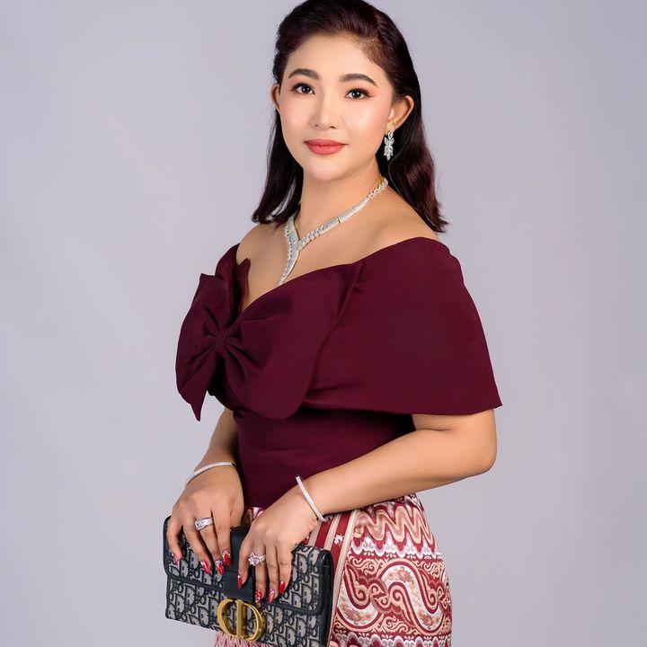 👑Teresa Mona Aung 👑