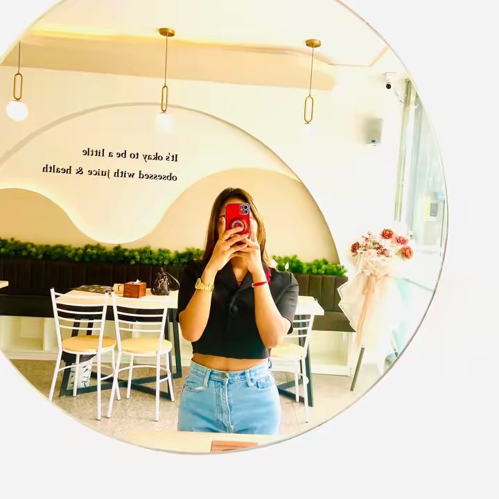 Myint Myat Thiri (ညိုချော)🤎🤎