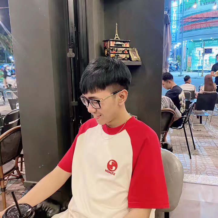 Kha Thái Cắt Tóc