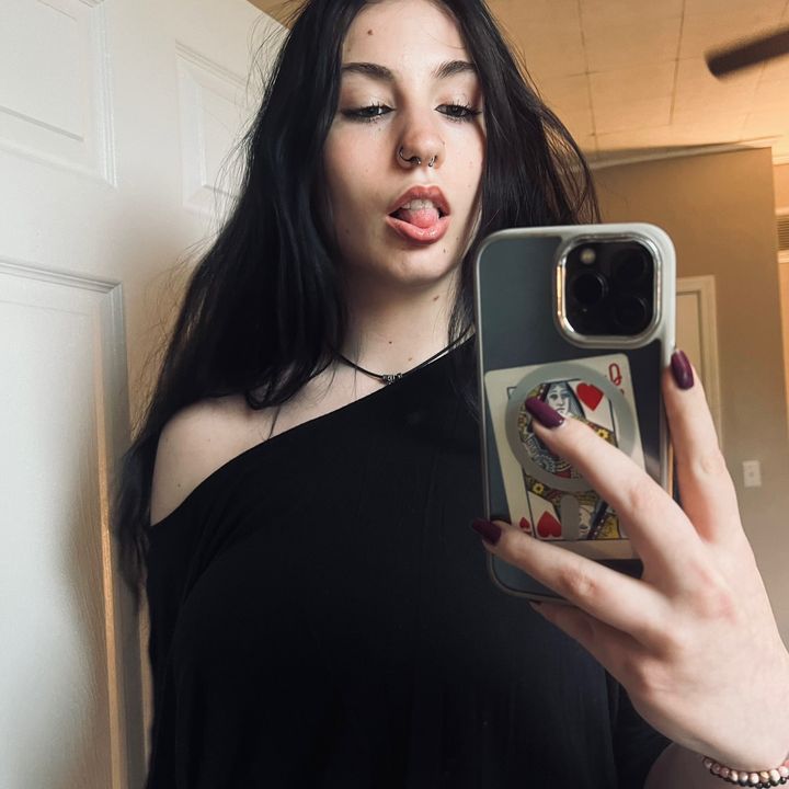 ava ‧˚♪ 𝄞₊˚⊹