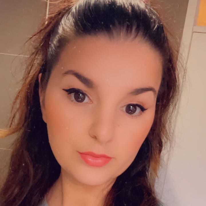 Elenanasai 🇦🇱🇬🇧🥰🤗