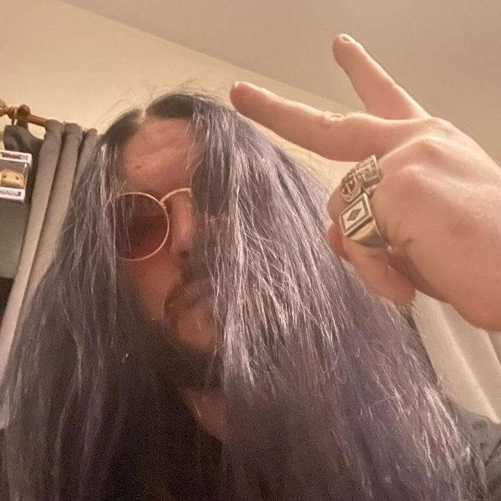 King 𝒟𝒾𝓏𝓏𝓁𝑒 ESQ