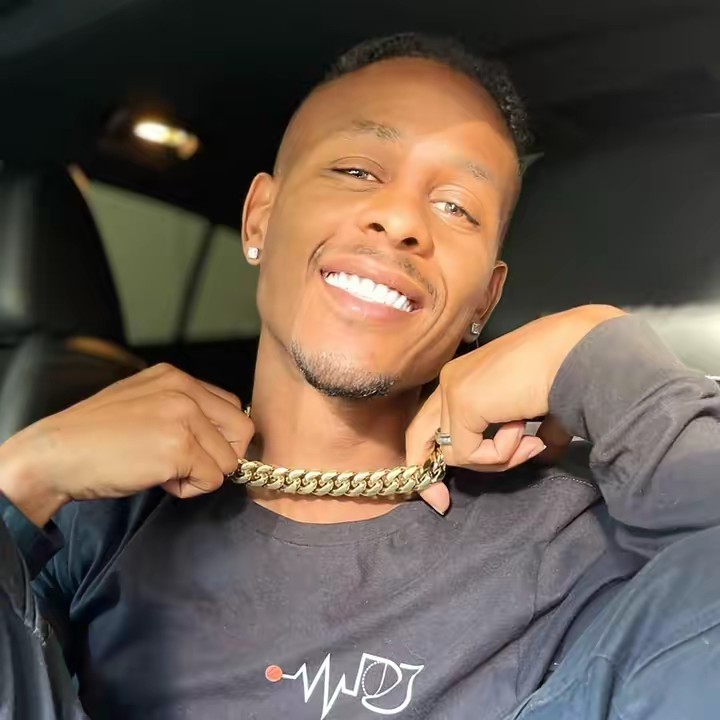 D_j_Roberson