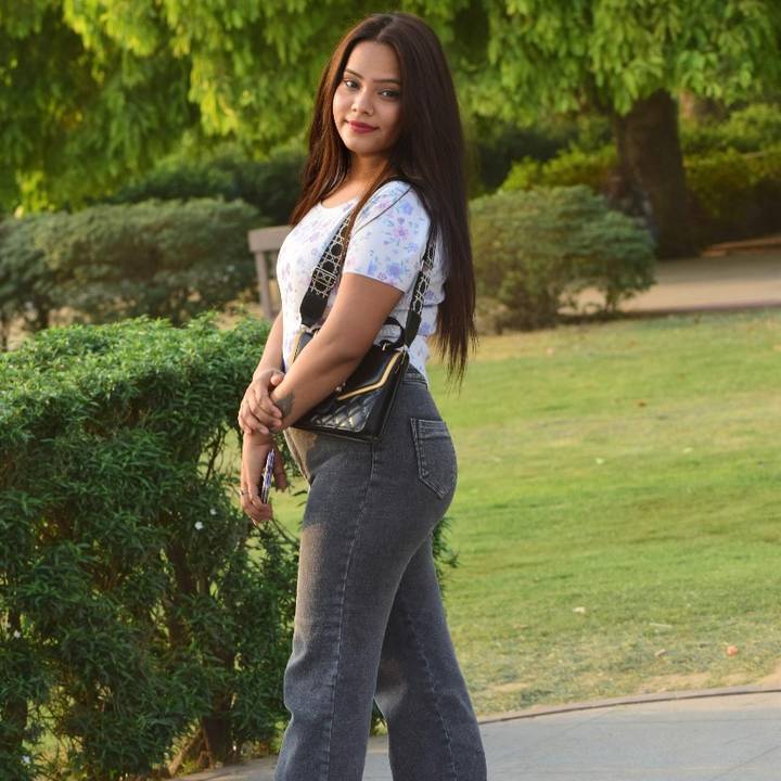 Ruhi 🥰🇳🇵🇮🇳