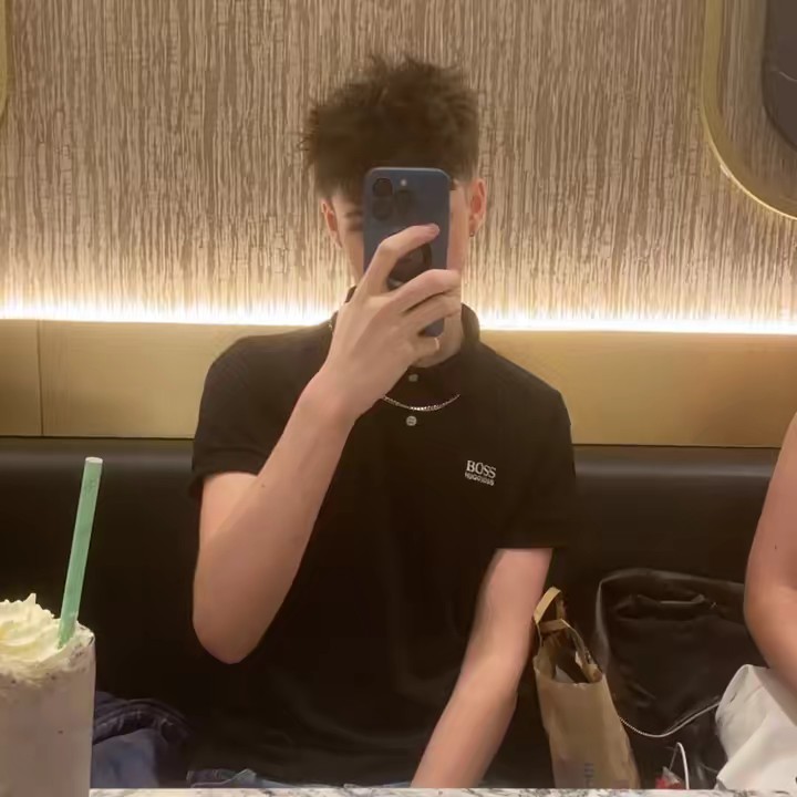 Jacob⛸️.                   🕷️