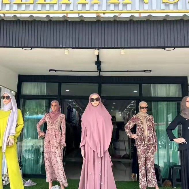 เอมมี่สายรีวิว