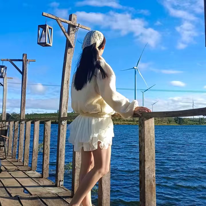 Hiền thích makeup