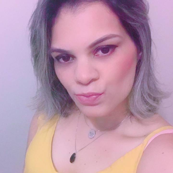 Sarah Gonçalves Sale