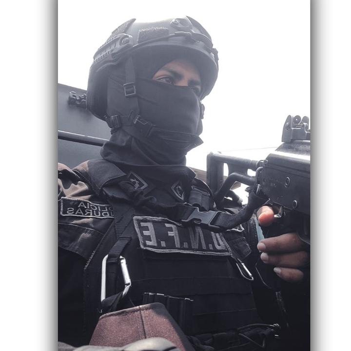 𝐈 𝐀𝐌 𝐒𝐍𝐀𝐊𝐄.ᴹ💎