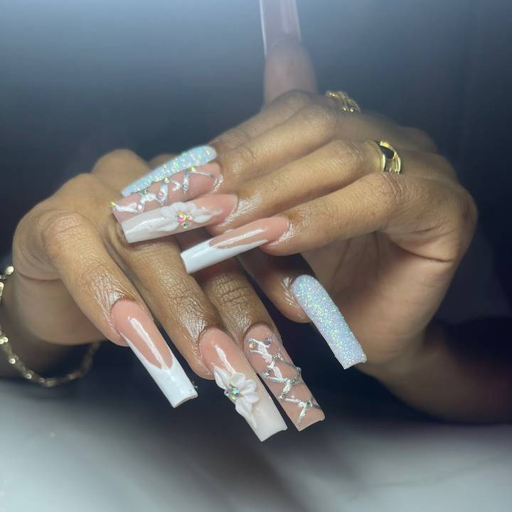 nails.l_love_antonia