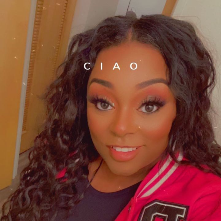 Mesha Hollie | TravelBlogger