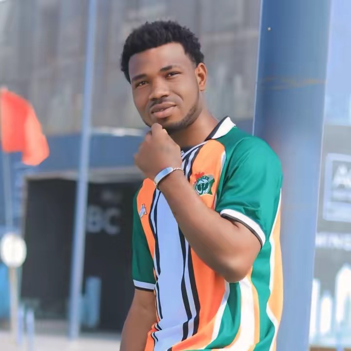 Chouchoute🏦lui même 🩸✌️