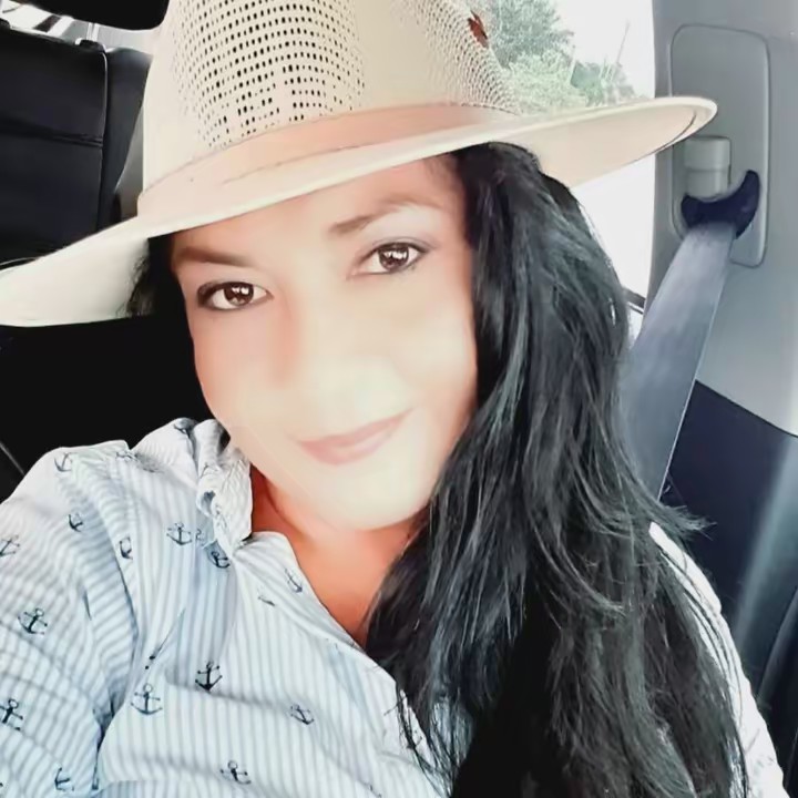 Aurora Dominguez Vaz