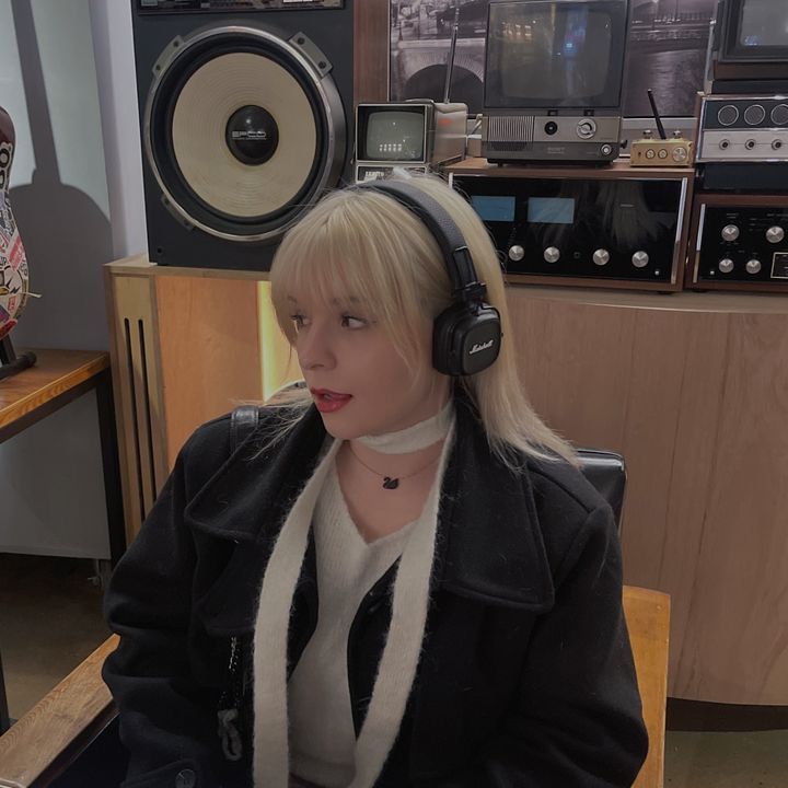 gammabol🤍🫧 Julia