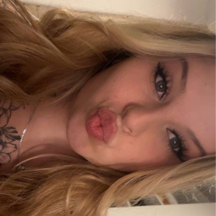 𝒜𝓃𝓃𝒶𝐿𝑒𝓃𝒶