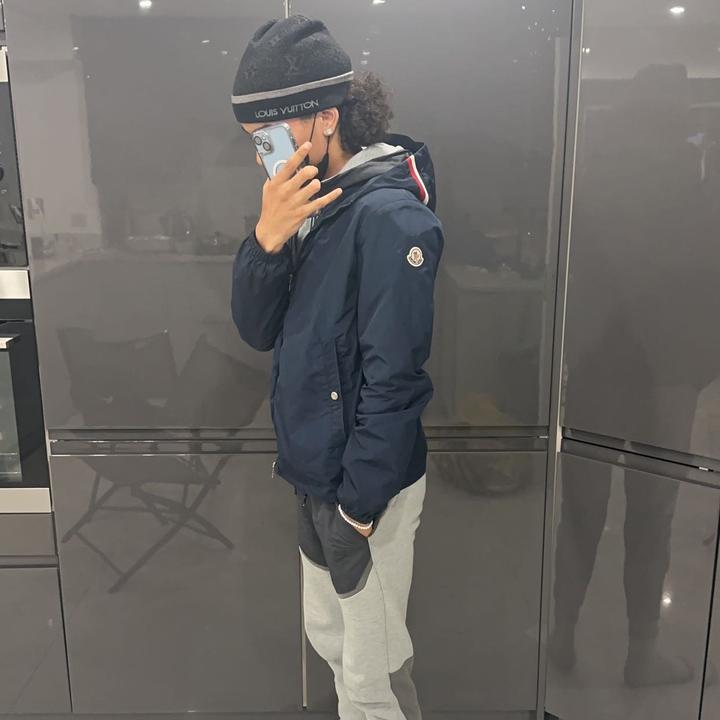 Just a Bov guy 🚶🏽‍♂️.