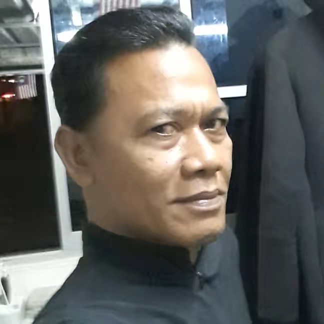 C E O @ AD'HAMIDHASSAN