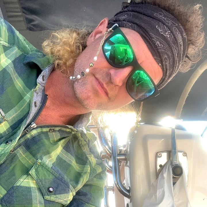 Pic. Party. Paradise.