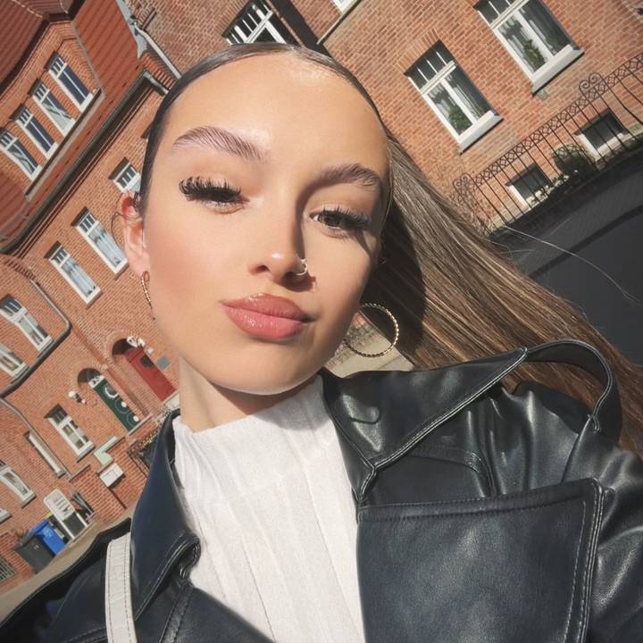 𝐉 𝐚 𝐦 𝐢 𝐞