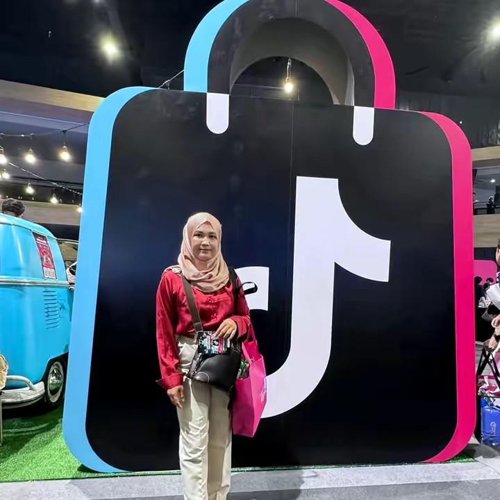 แม่ปุ้ยลูกสองป้ายยา