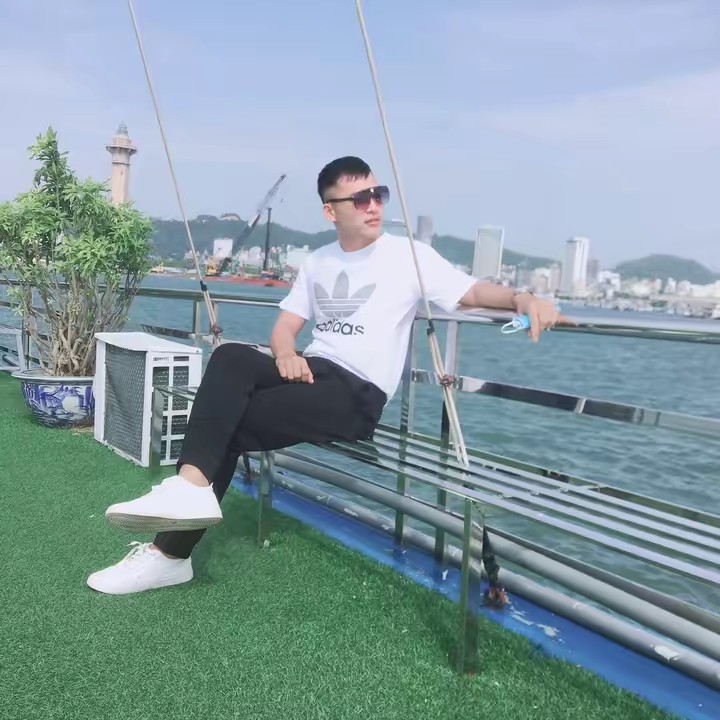 Thành đang học Phật