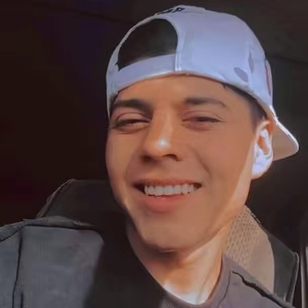 pablo Ceballos te sigue