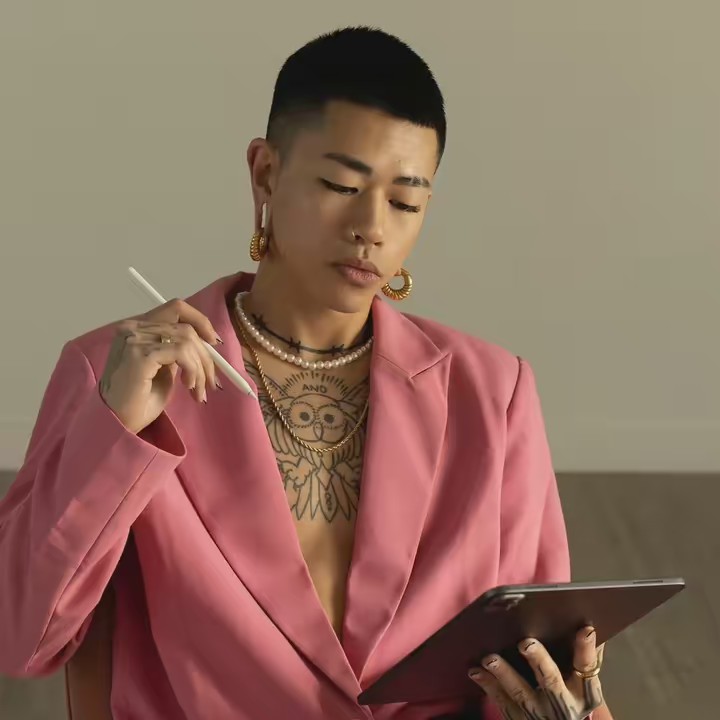 ✥ 𝐕𝐀𝐍 ✥ TATTOO ARTIST