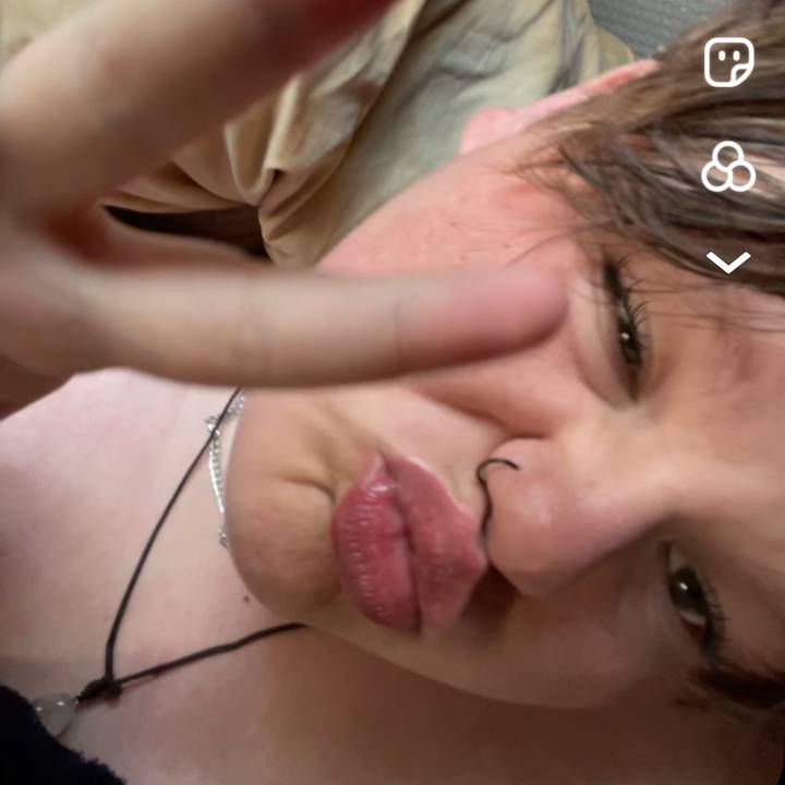 𝓢𝓾𝓰𝓪𝓻🍭🐧💜